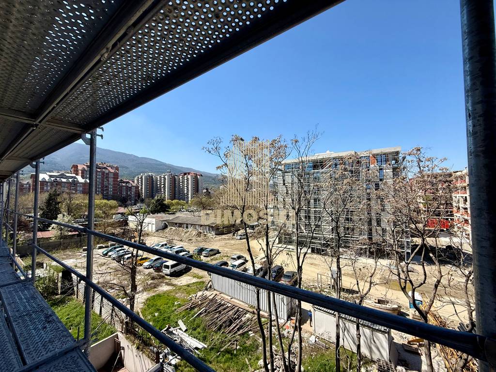 Центар - Универзална | Трособен Стан - 77м²