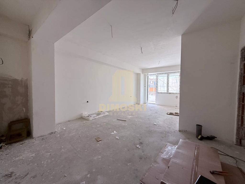 Центар - Универзална | Трособен Стан - 67м²