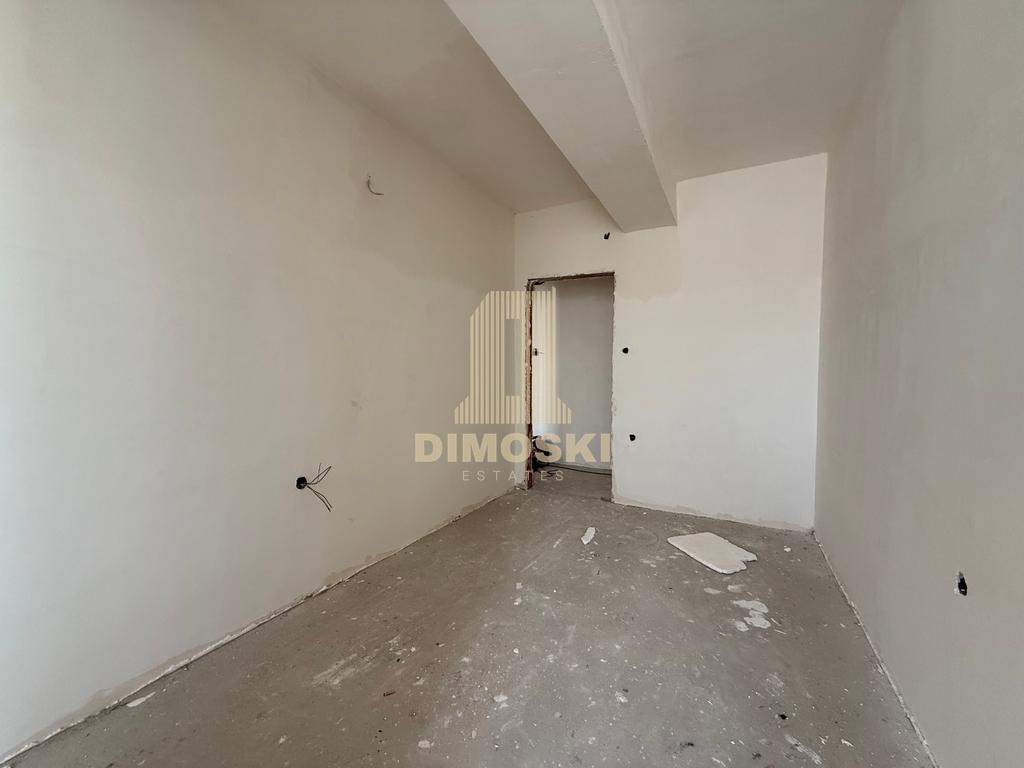 Центар - Универзална | Трособен Стан - 67м²