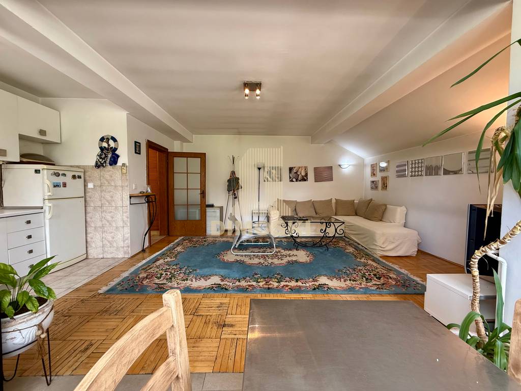 Тафталиџе Двособен Стан - 56м²