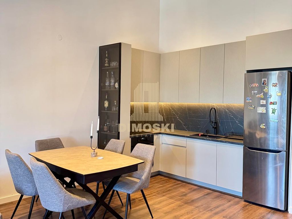 Водно - Модерен Двособен Стан | 61м²