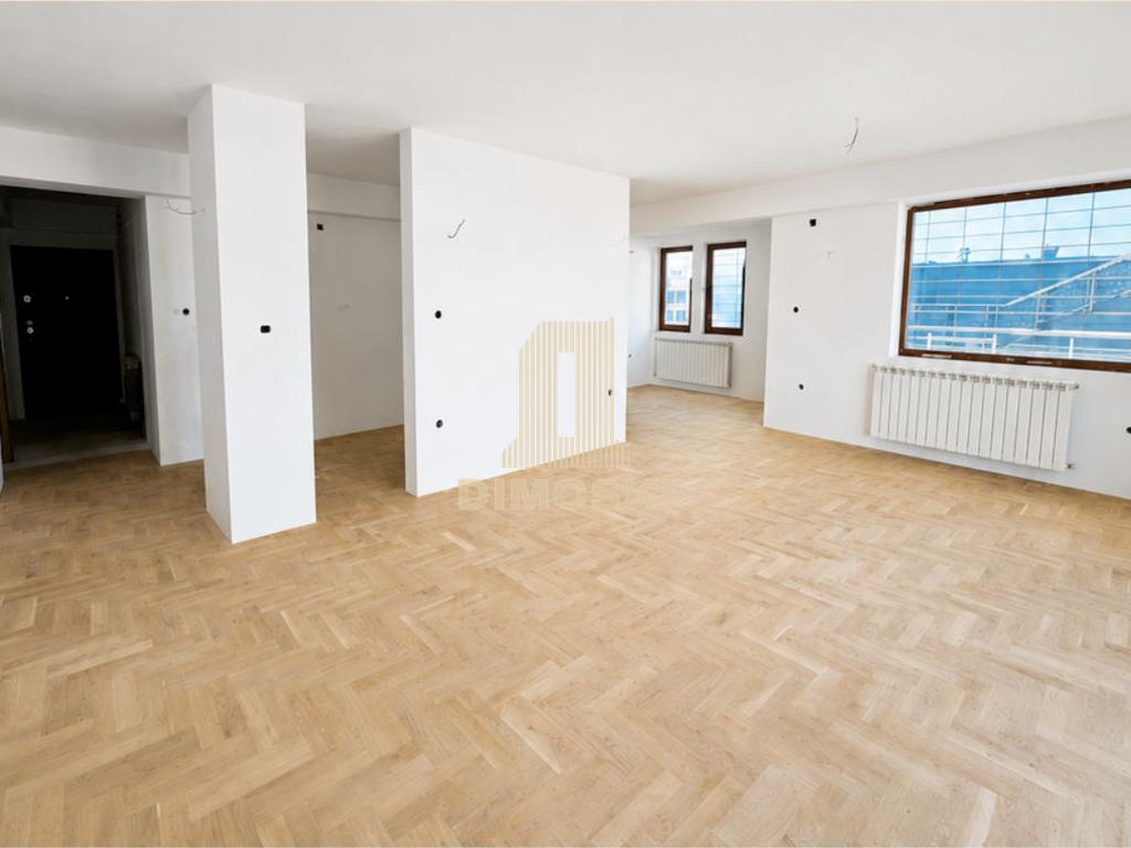 Центар - Пролет Четворособен Стан 142м² + Гаража
