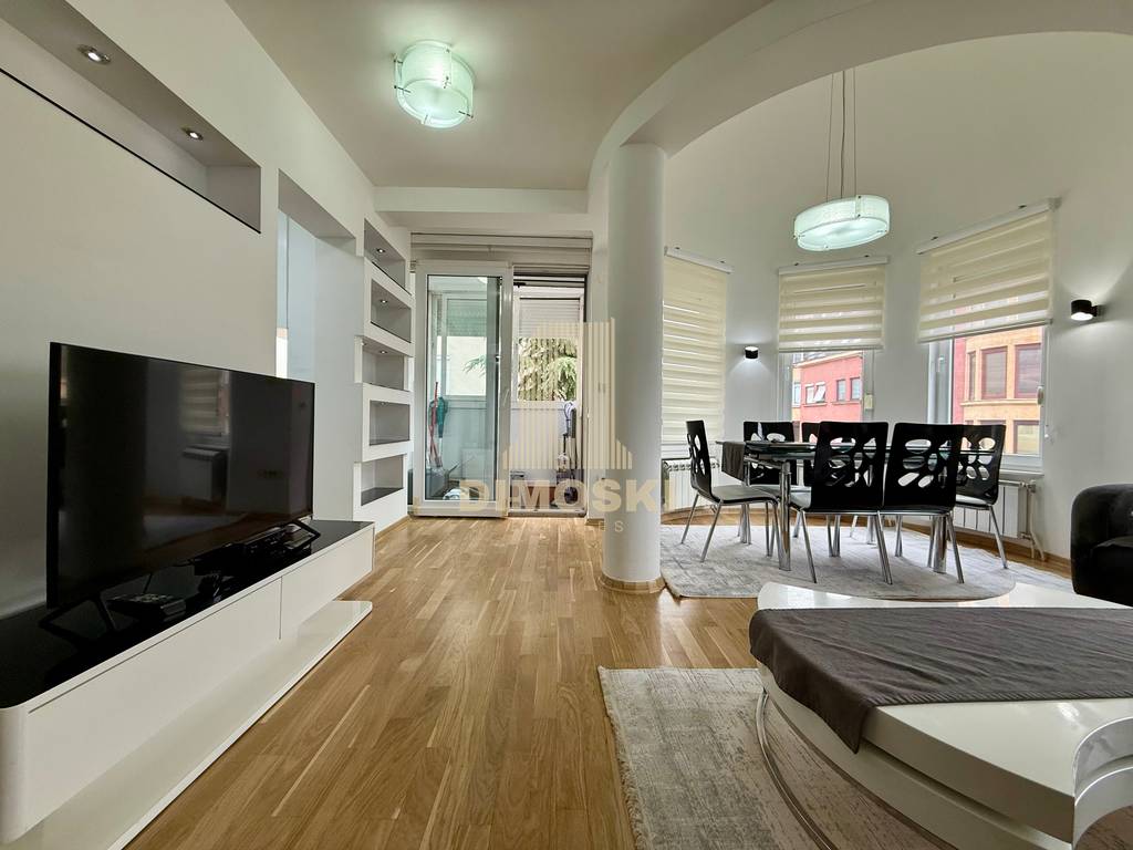 Центар - Државна | Се издава Четворособен Стан