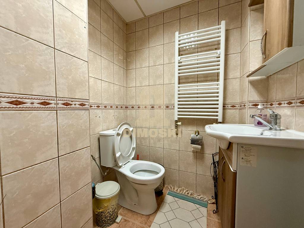 Центар - Државна | Се издава Четворособен Стан