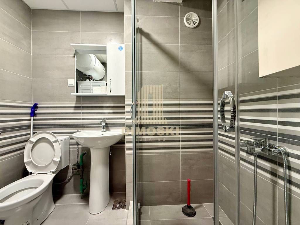 Центар - Државна | Се издава Четворособен Стан