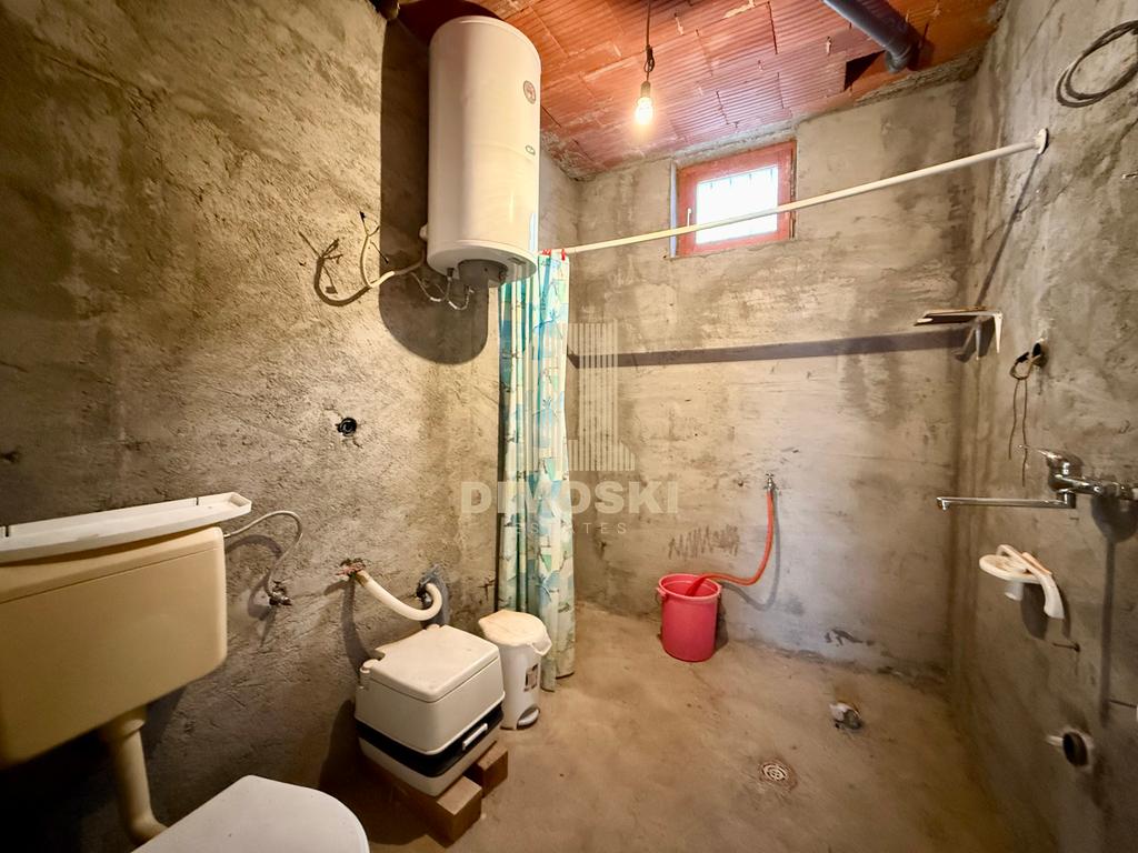 Горно Соње - Куќа Со Плац од 1500м²