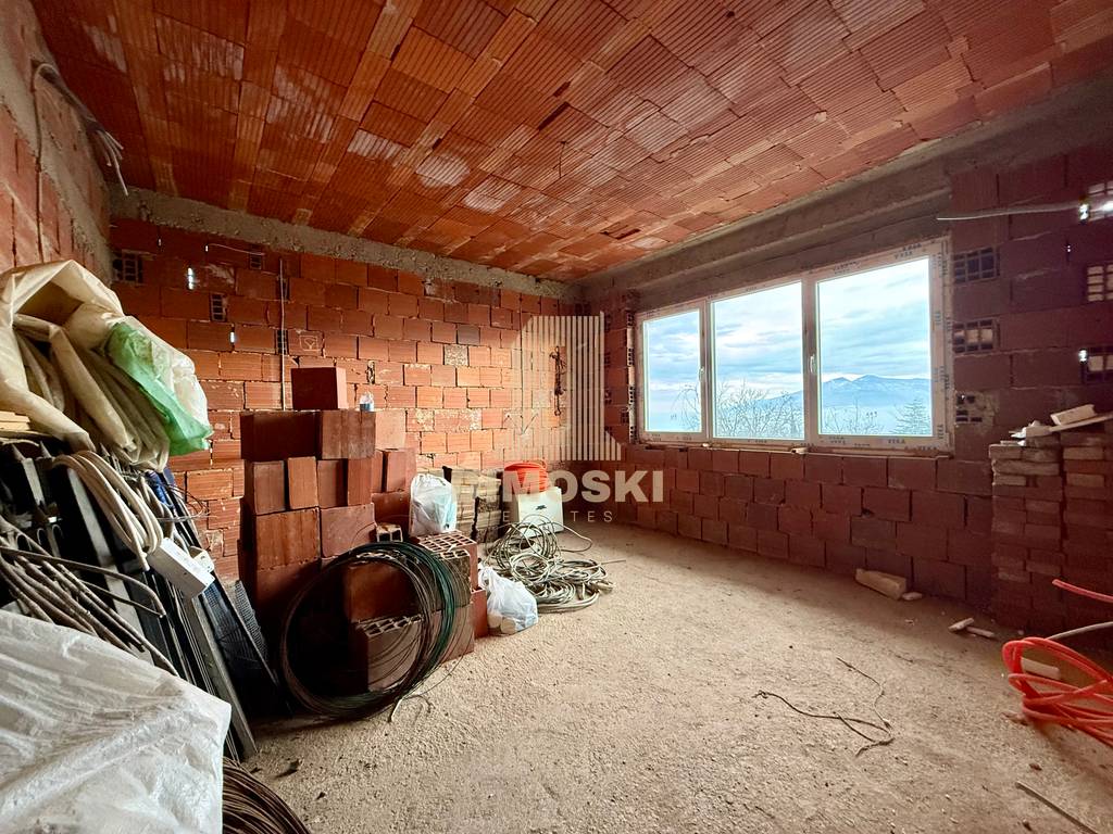 Горно Соње - Куќа Со Плац од 1500м²