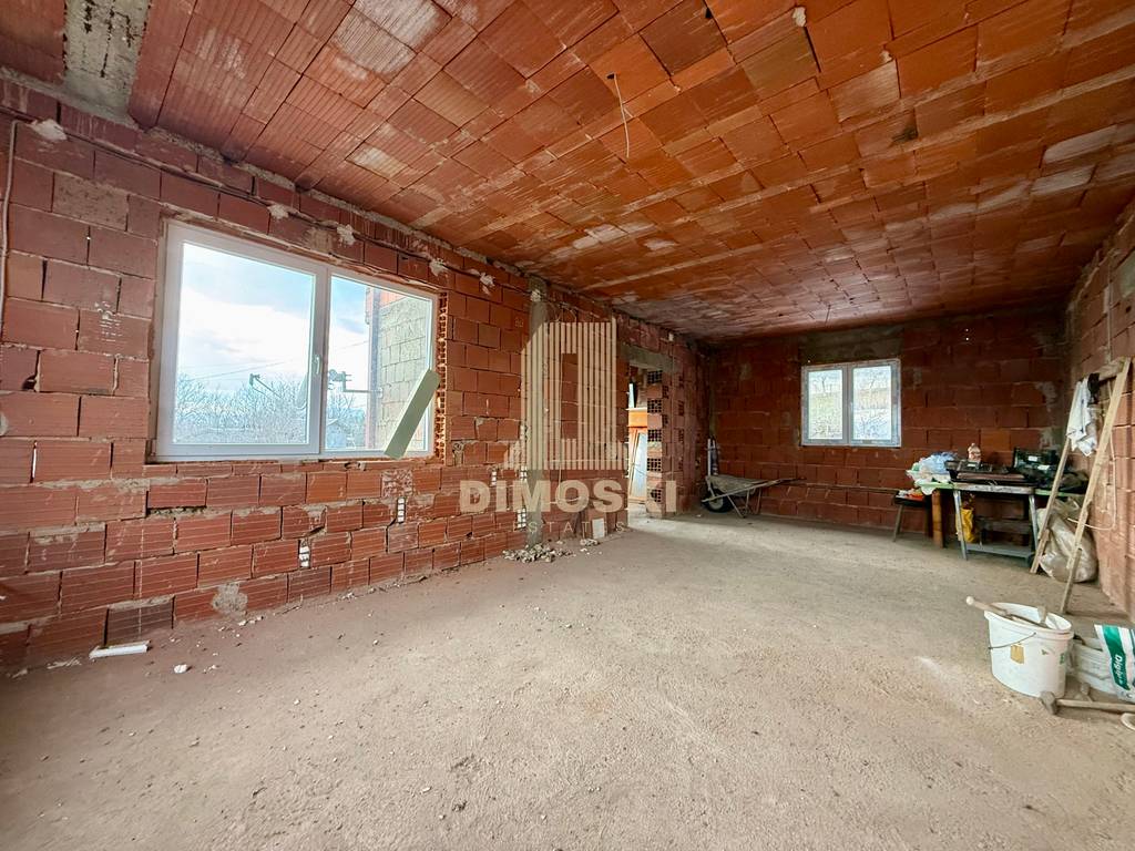 Горно Соње - Куќа Со Плац од 1500м²