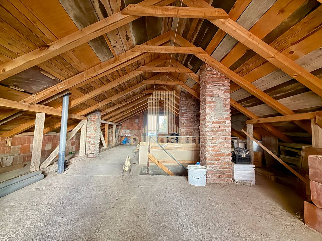 Горно Соње - Куќа Со Плац од 1500м²