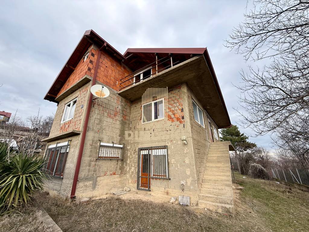 Горно Соње - Куќа Со Плац од 1500м²