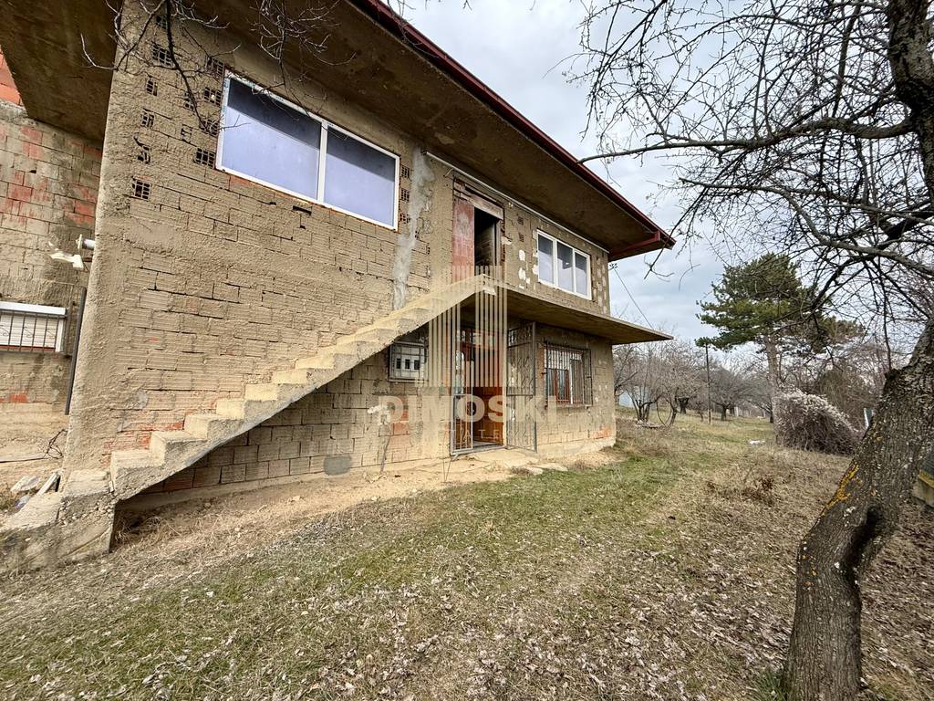 Горно Соње - Куќа Со Плац од 1500м²