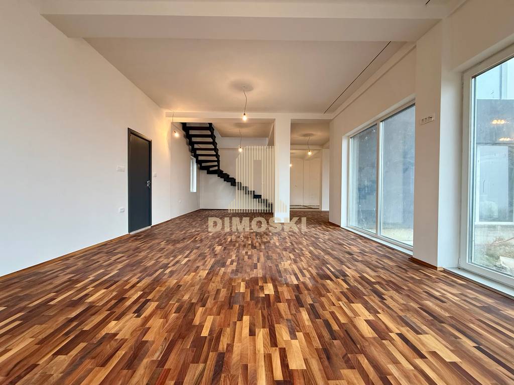 Сопиште - Нова Куќа Со Опција За Базен