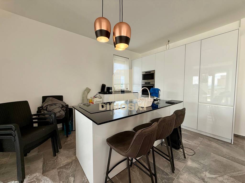 Визбегово - Опремена Куќа | 250м²