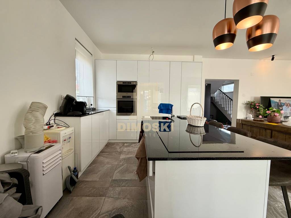 Визбегово - Опремена Куќа | 250м²