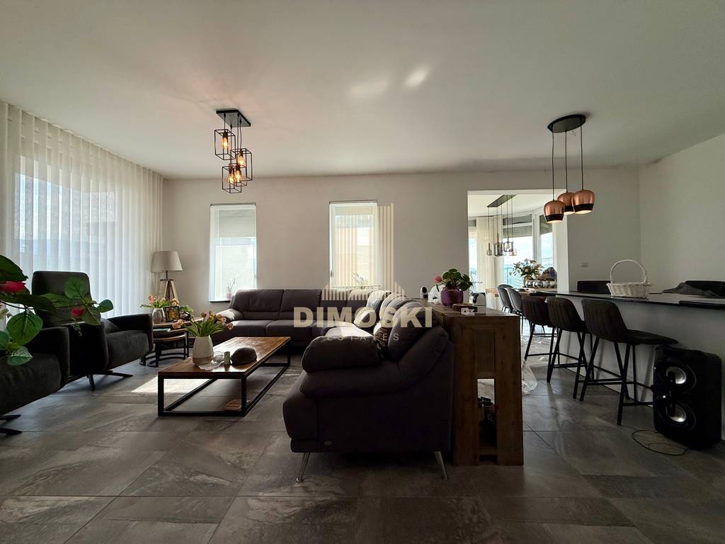 Визбегово - Опремена Куќа | 250м²