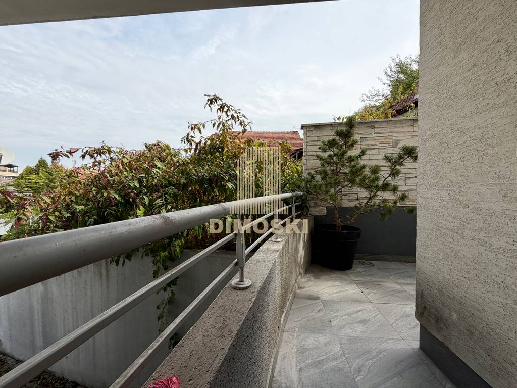 Козле | Трособен Стан – 102м² + 55м² Двор