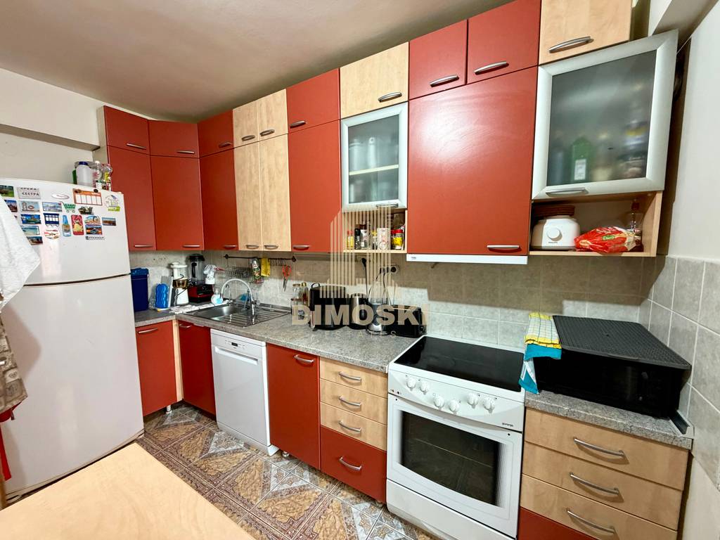 Карпош 4 | Трособен Стан – 87м²