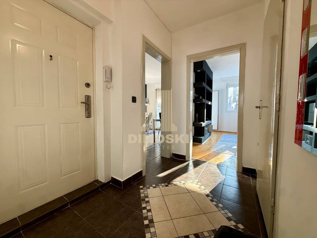 Строг Центар - Двособен Стан | 56м²