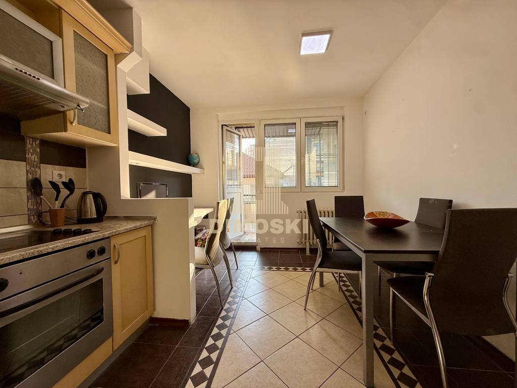 Строг Центар - Двособен Стан | 56м²