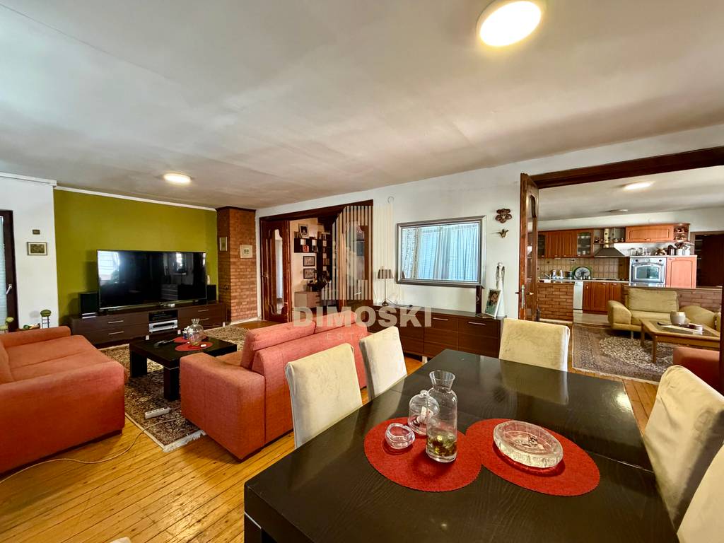 Долно Водно | Куќа - 396м² Со Двор - 639м²