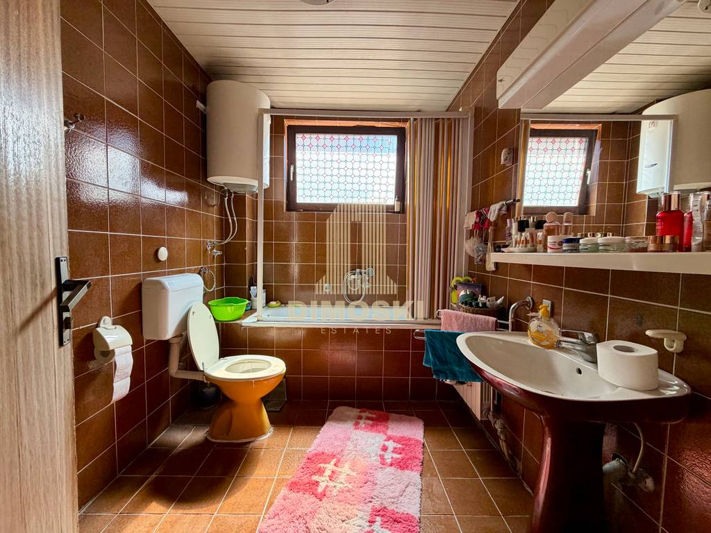 Долно Водно | Куќа - 396м² Со Двор - 639м²