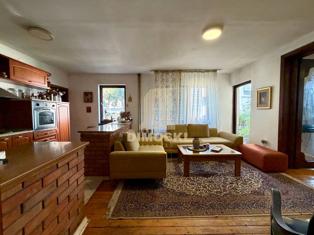 Долно Водно | Куќа - 396м² Со Двор - 639м²