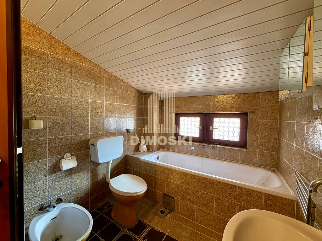 Долно Водно | Куќа - 396м² Со Двор - 639м²