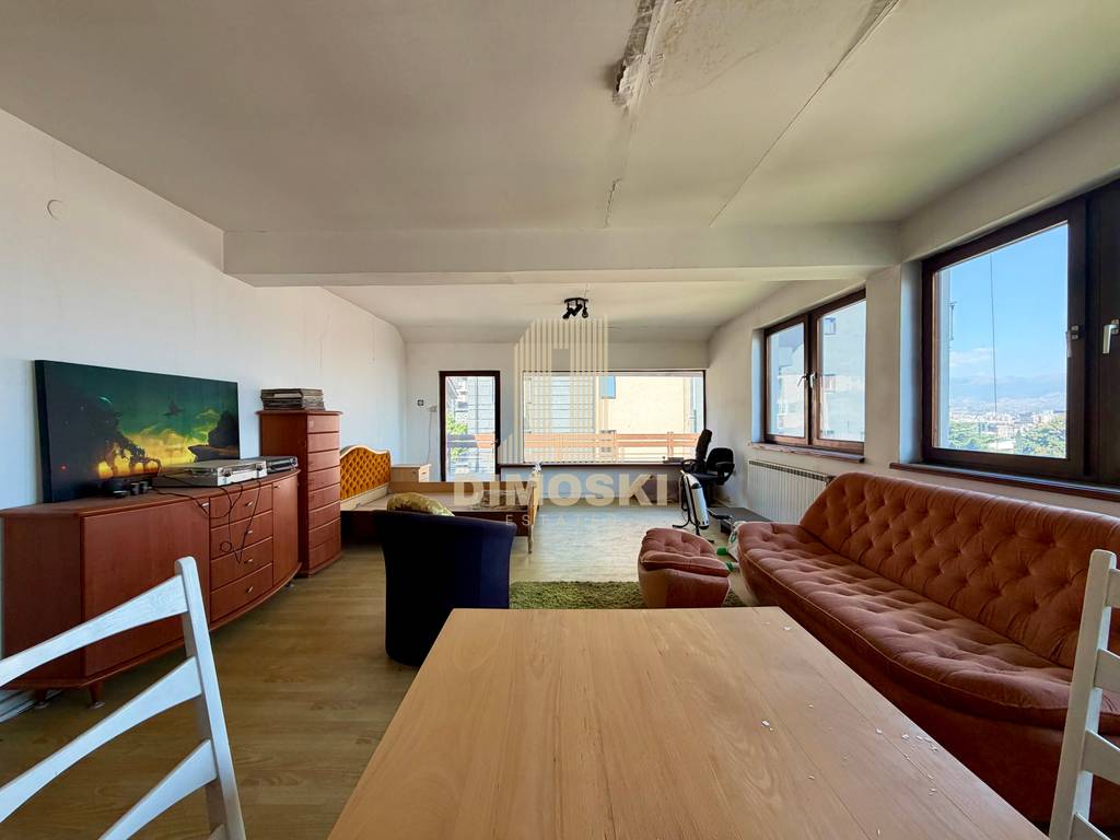 Долно Водно | Куќа - 396м² Со Двор - 639м²