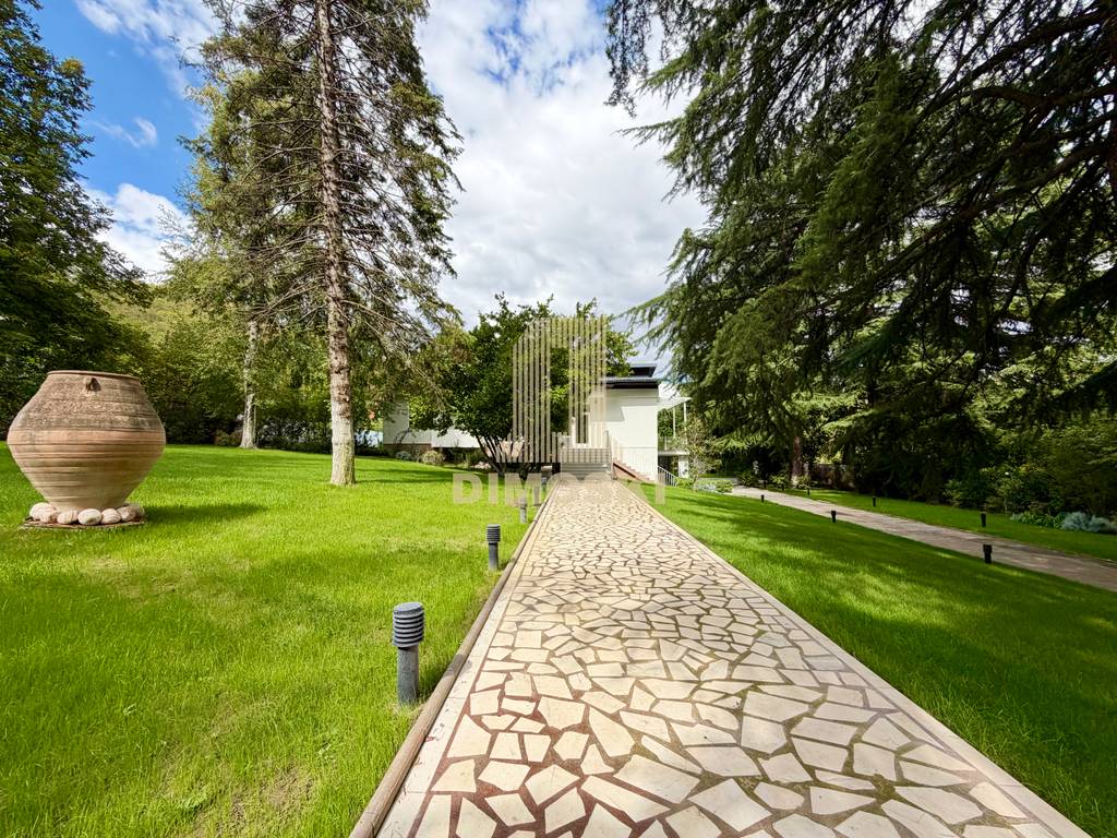 Водно | Ексклузивна Резиденција за Издавање – 300м²