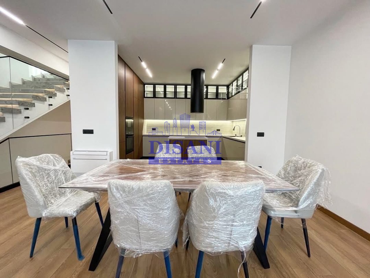 JEPET VILE MODERNE PER QIRA TEK FOREST RESIDENCE!