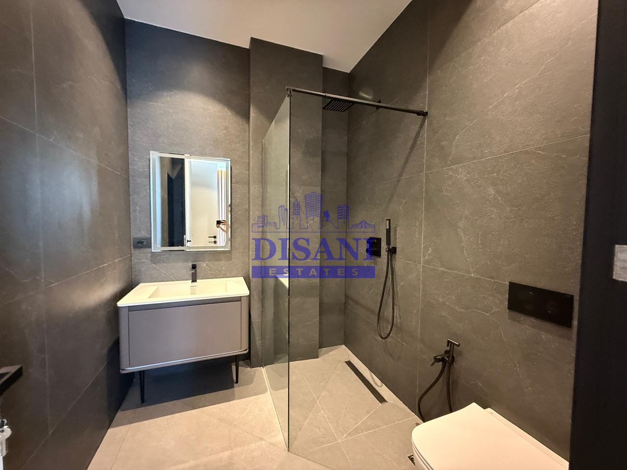 JEPET VILE MODERNE PER QIRA TEK FOREST RESIDENCE!