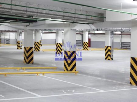 PARKING FOR SALE AT THE PARIS COMMUNE!