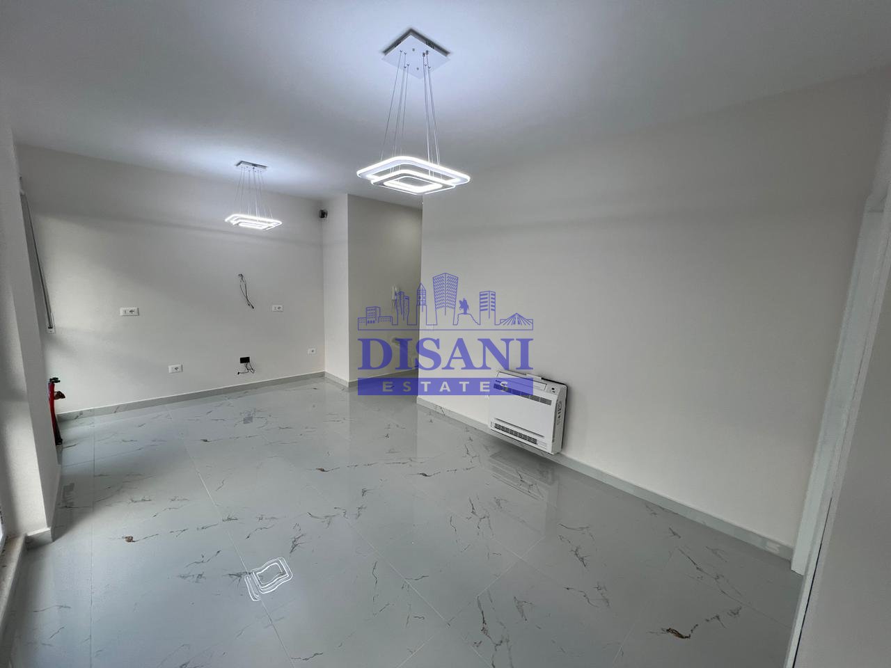 APARTAMENT 1+1 ME POST PARKIMI PER QERA TEK BULEVARDI RI, JORDAN MISJA!