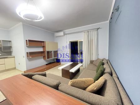 APARTMENT 2+1 PER QIRA TEK STACIONI TRENIT!