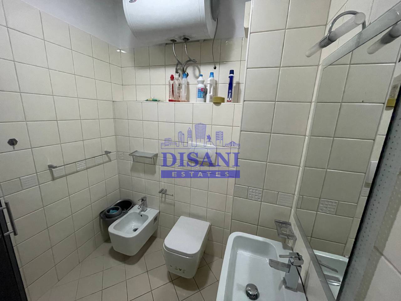 APARTMENT 2+1 PER QIRA TEK STACIONI TRENIT!
