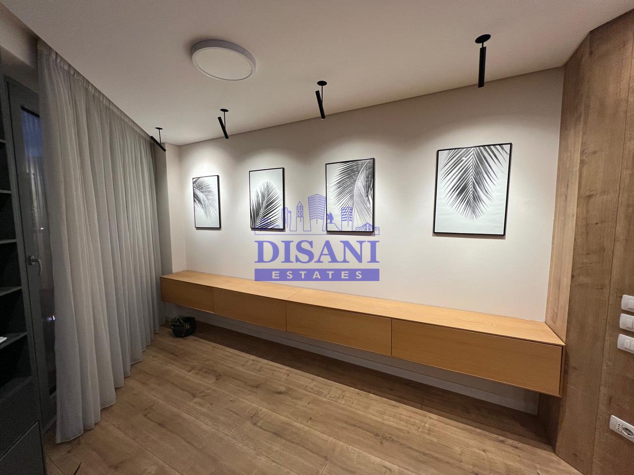 JEPET ME QIRA APARTAMENT 2+1 TEK STADIUMI DINAMO!