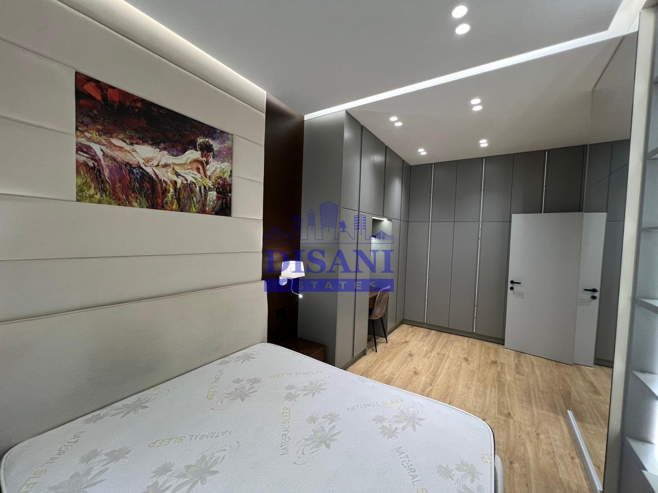 APPARTAMENTO 1+1 CON POSTO AUTO IN AFFITTO IN PIAZZA 21, VIA KAVAJES!