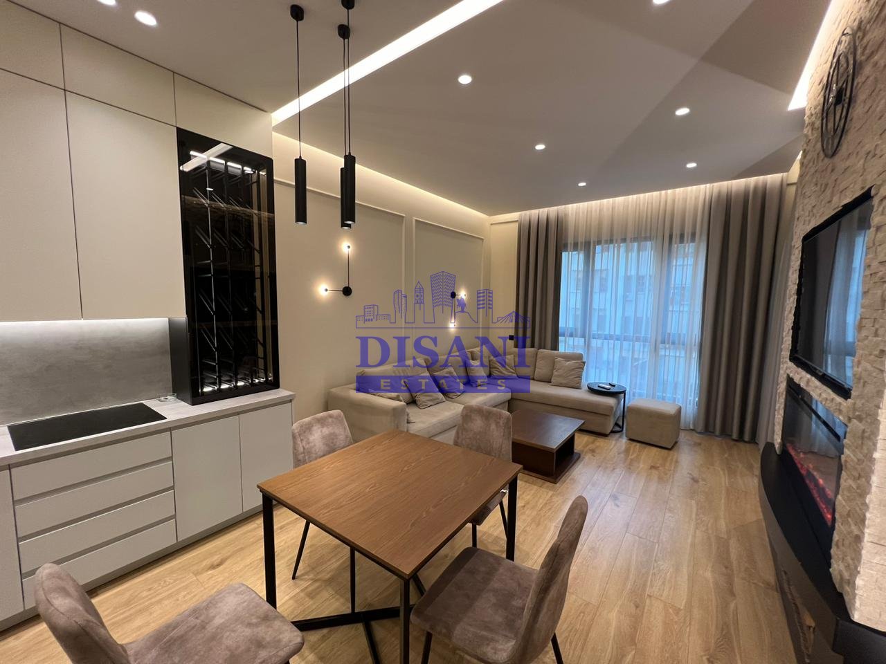 APPARTAMENTO 1+1 CON POSTO AUTO IN AFFITTO IN PIAZZA 21, VIA KAVAJES!