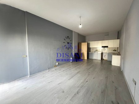 JEPET AMBJENT  ZYRE ME QIRA TEK KOMUNA E PARISIT!