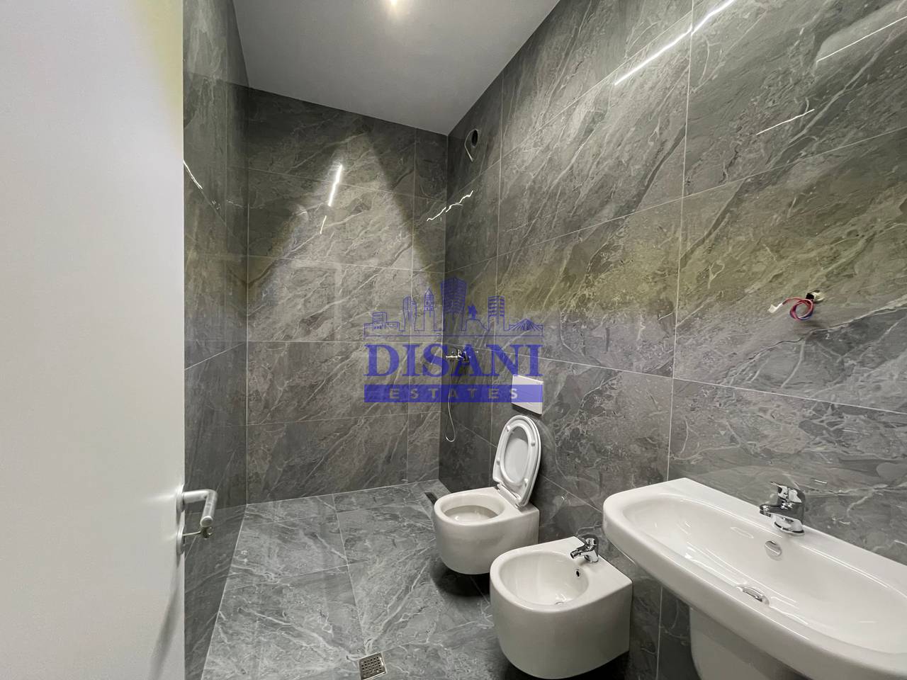 UFFICIO IN AFFITTO A VASIL SHANTO!