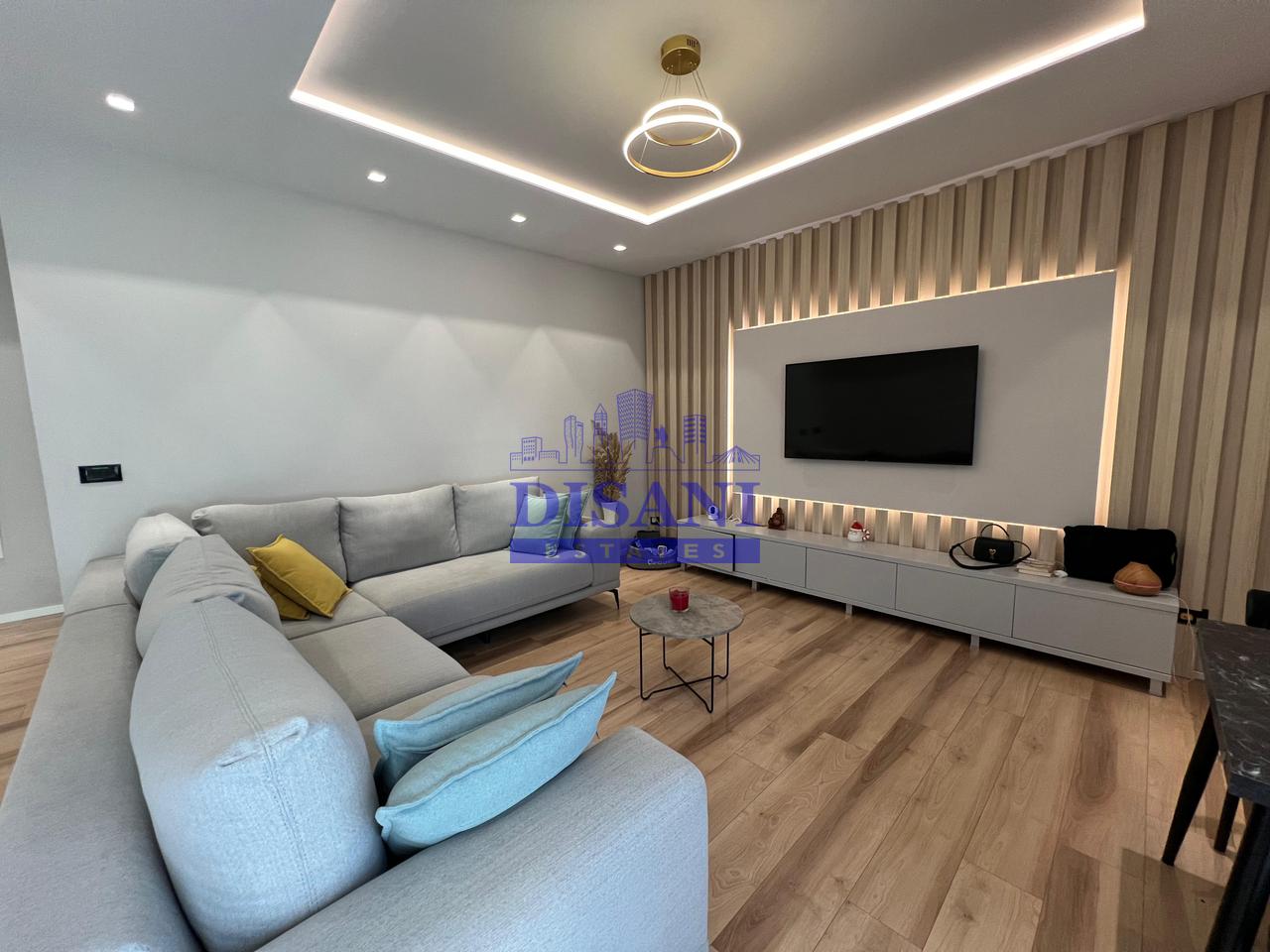 SHITET APARTAMENT MODERN 1+1 PRANE TEG!