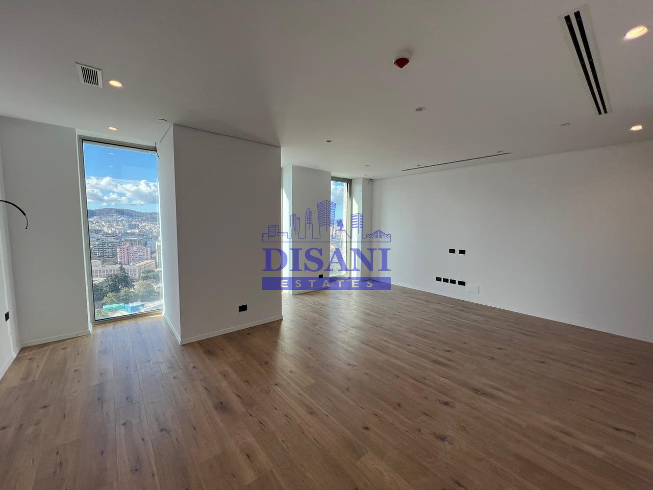 AMBIENT PER ZYRE ME QERA TEK DOWNTOWN ONE!