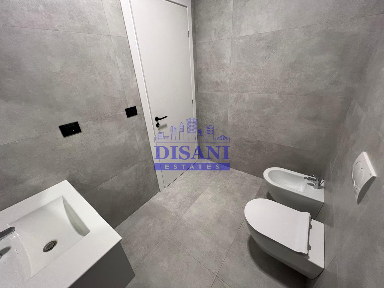 AMBIENT PER ZYRE ME QERA TEK DOWNTOWN ONE!