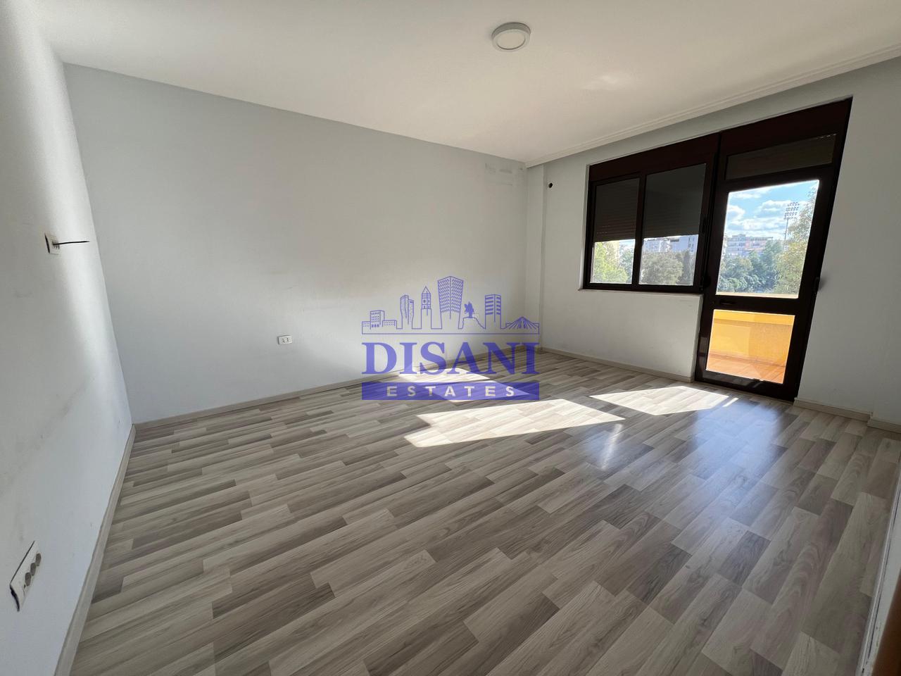 ZYRE 110 M2 PER QIRA TEK STADIUMI DINAMO!