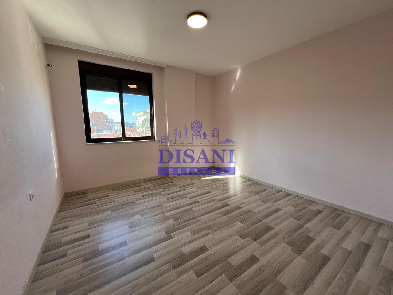 ZYRE 110 M2 PER QIRA TEK STADIUMI DINAMO!