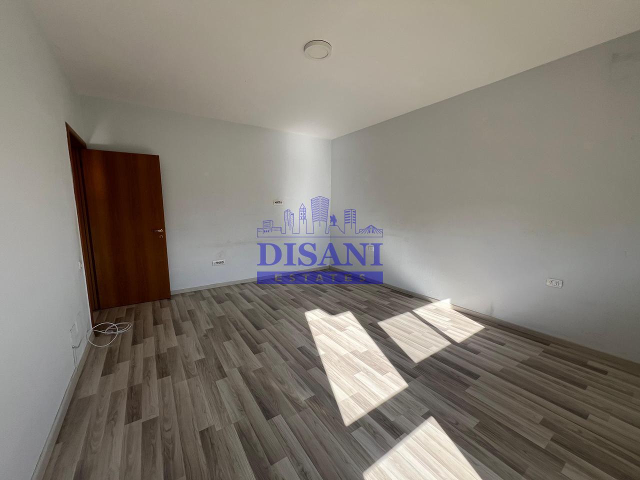 ZYRE 110 M2 PER QIRA TEK STADIUMI DINAMO!