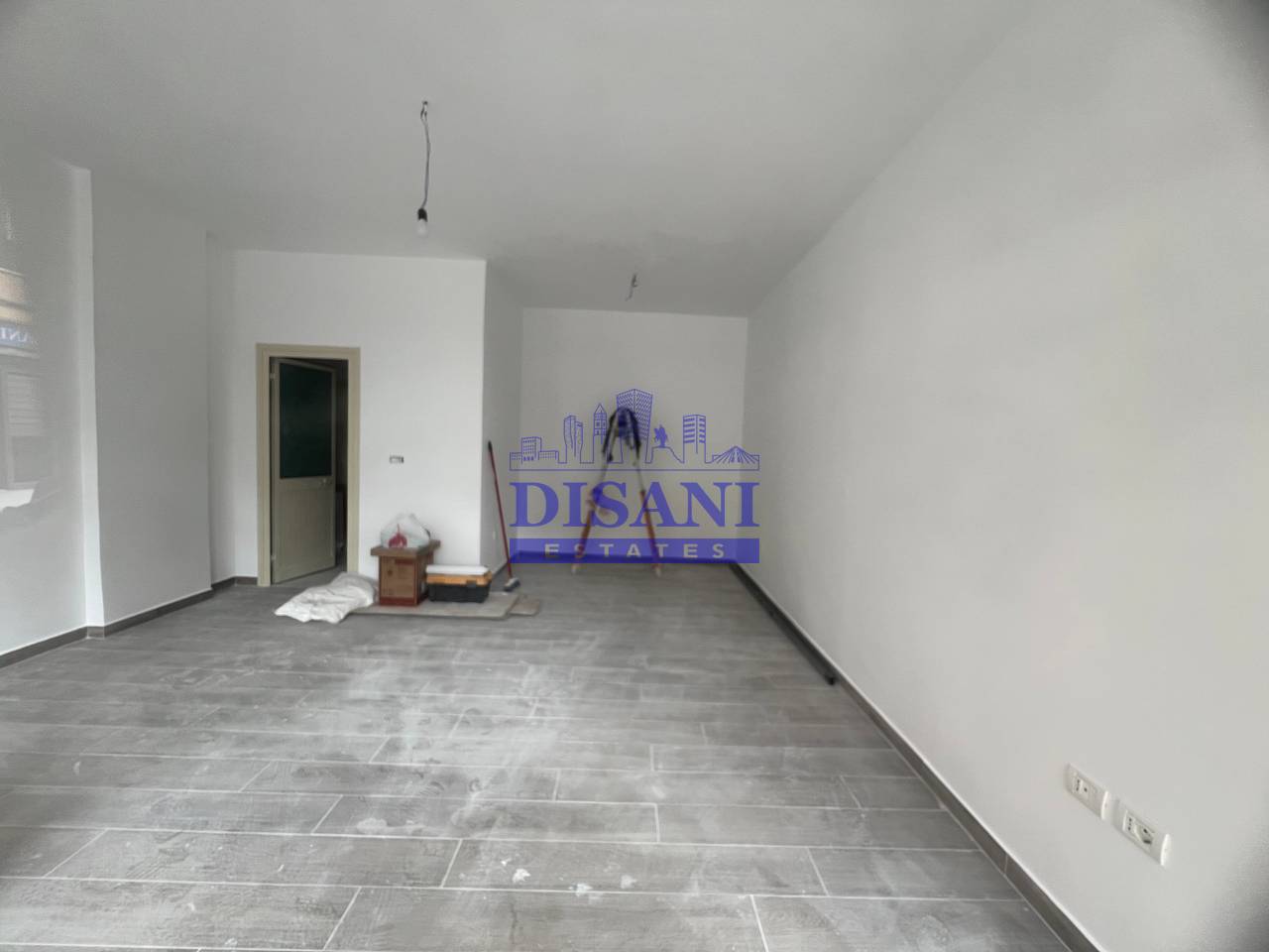 Business premises for rent in the Dinamo Stadium area.