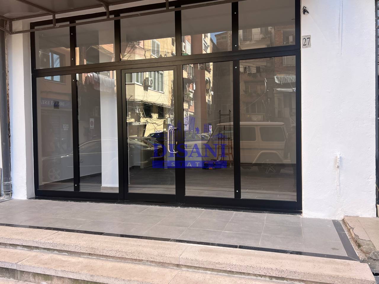 Locale commerciale in affitto nella zona dello Stadio Dinamo.