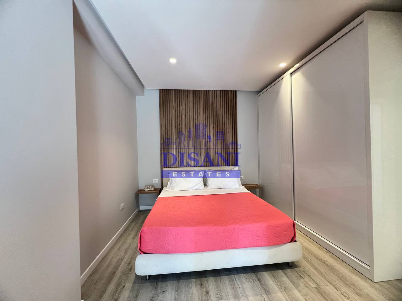 APARTAMENT 2+1 PER QERA TEK MATERNITETI I Ri !