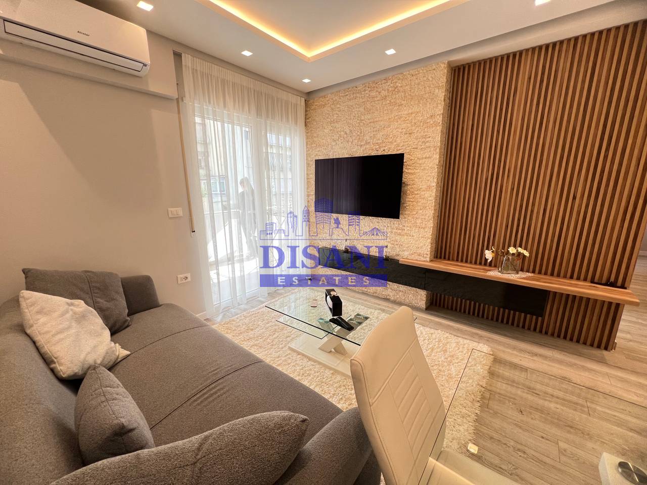 APARTAMENT 2+1 PER QERA TEK MATERNITETI I Ri !